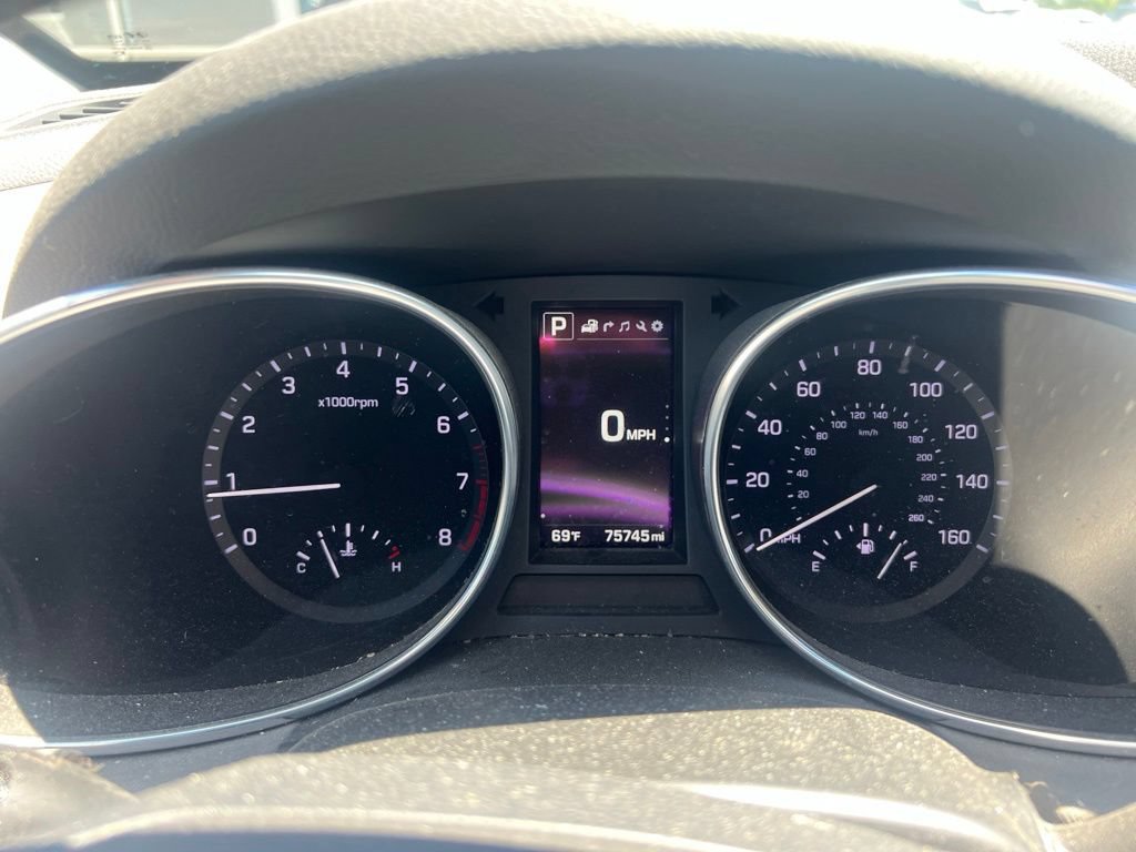 Used 2018 Hyundai Santa Fe Sport w/ 2.4L Tech Package 04 AWD/4WD image 9