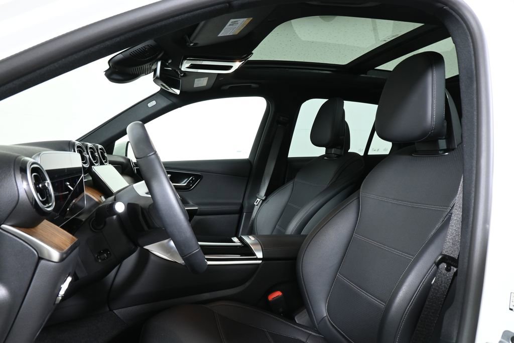 Certified 2025 Mercedes-Benz GLC 300 4MATIC image 5
