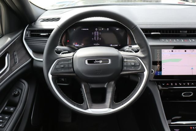 New 2026 Jeep Grand Cherokee Limited image 17