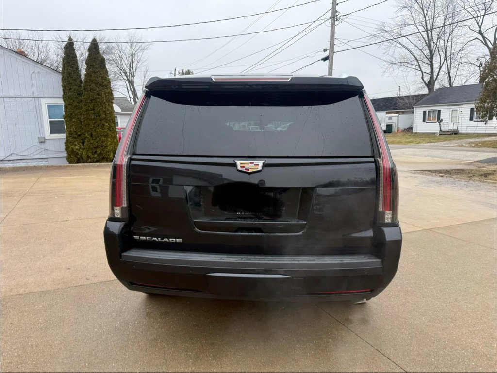 Used 2020 Cadillac Escalade Luxury w/ Escalade Sport Edition image 7
