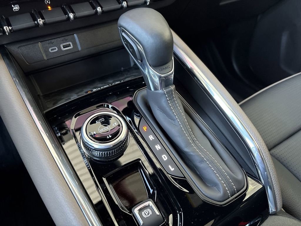 Certified 2024 GMC Canyon Denali AWD/4WD image 16