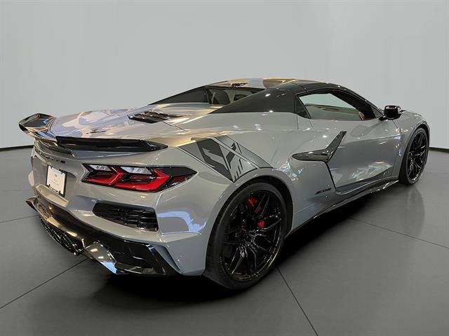 Used 2024 Chevrolet Corvette Z06 RWD image 6