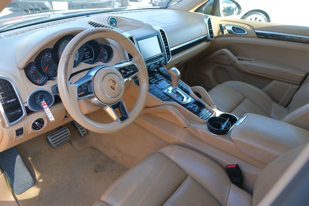 Used 2015 Porsche Cayenne S AWD/4WD image 13
