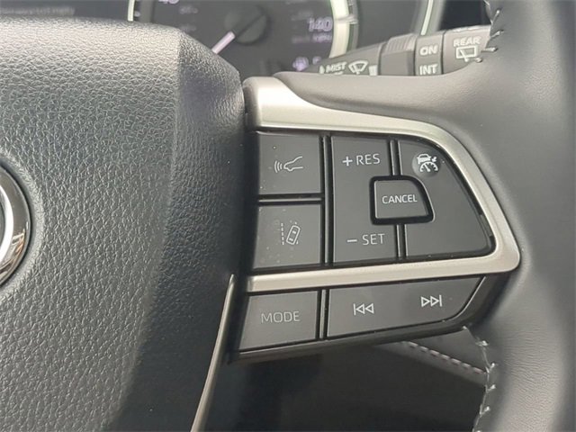 Certified 2024 Toyota Highlander XLE image 26