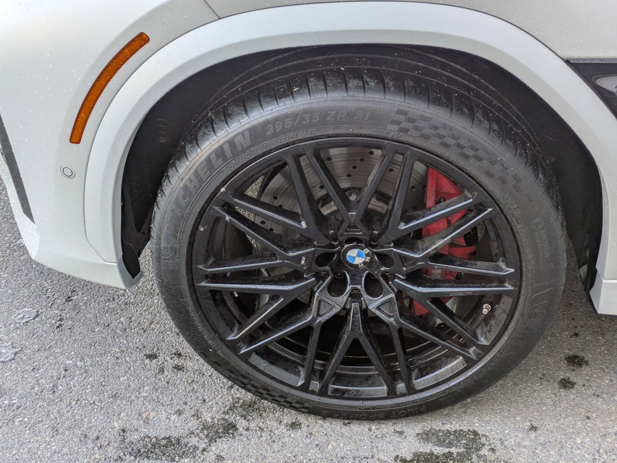 Used 2025 BMW X6 M Competition w/ Executive Package image 11