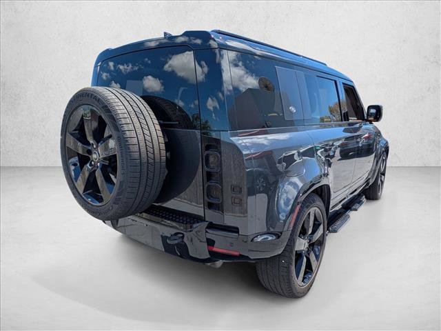 Used 2024 Land Rover Defender 110 X-Dynamic SE AWD/4WD image 4