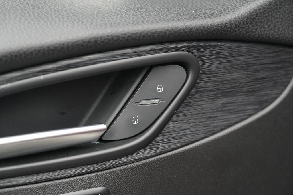 Used 2022 Alfa Romeo Stelvio Sprint image 28