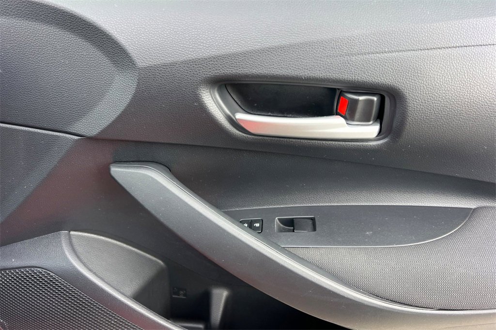 Used 2020 Toyota Corolla LE image 20