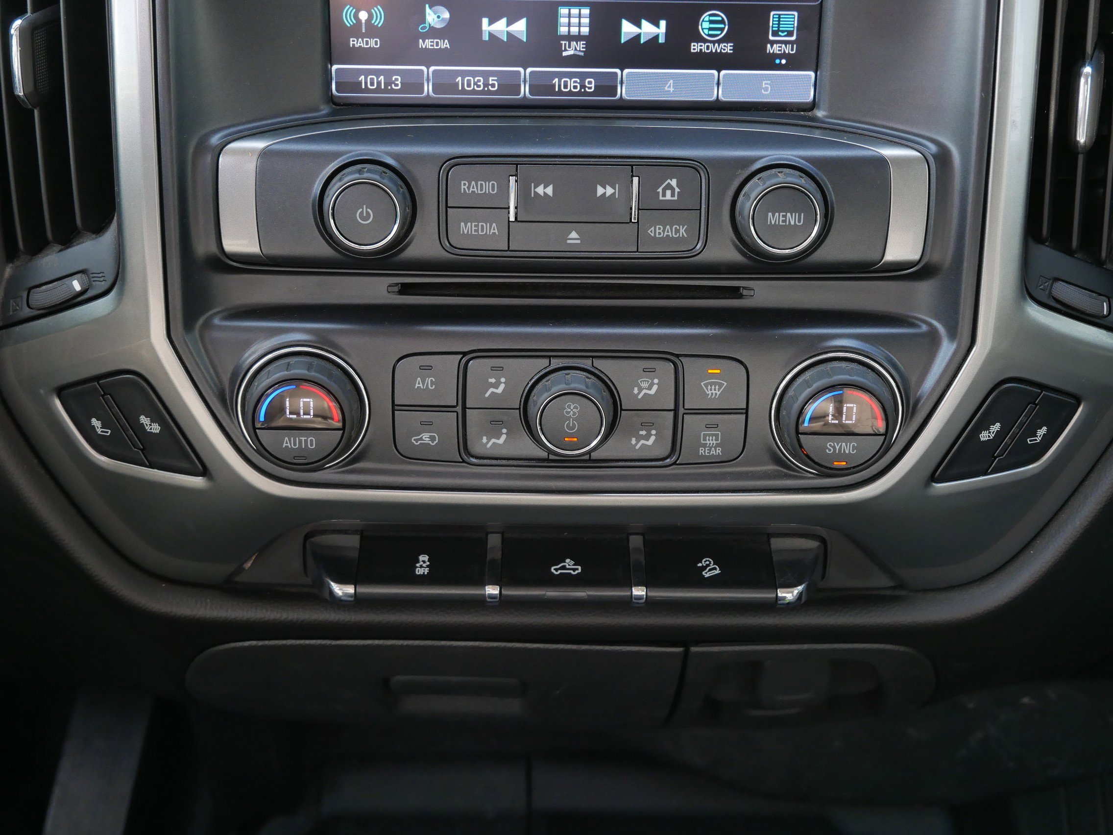 Used 2018 Chevrolet Silverado 1500 LT w/ All Star Edition image 13