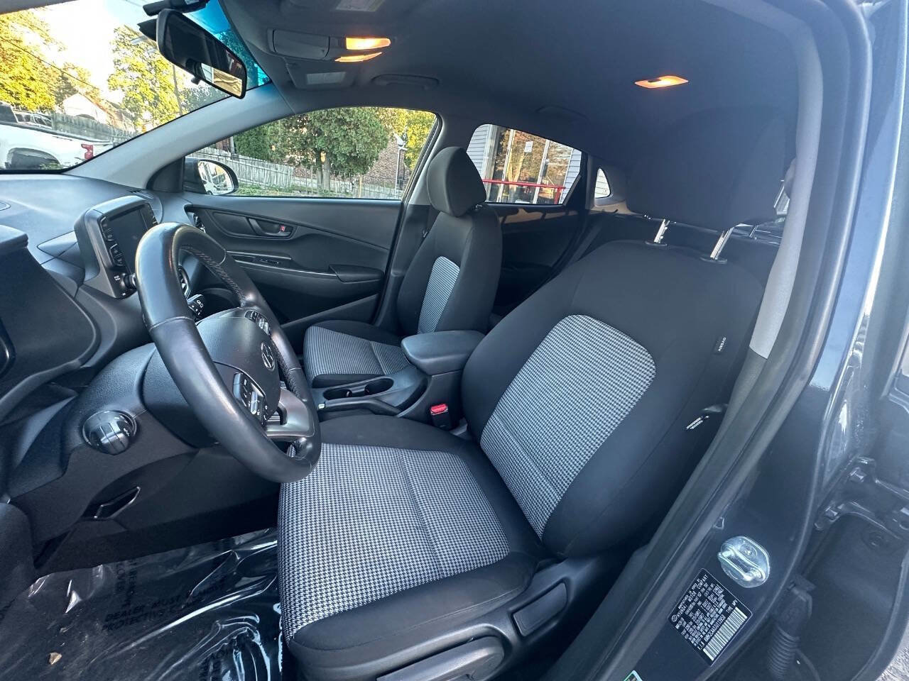 Used 2018 Hyundai Kona SEL image 11