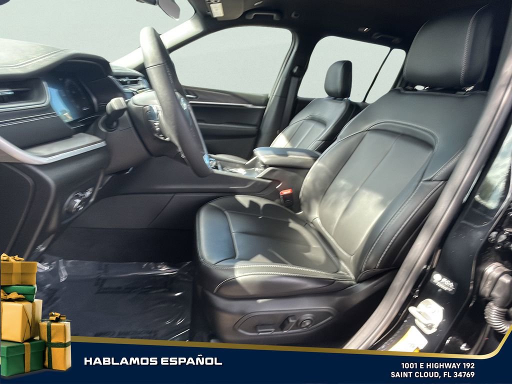 Used 2025 Jeep Grand Cherokee Limited image 13