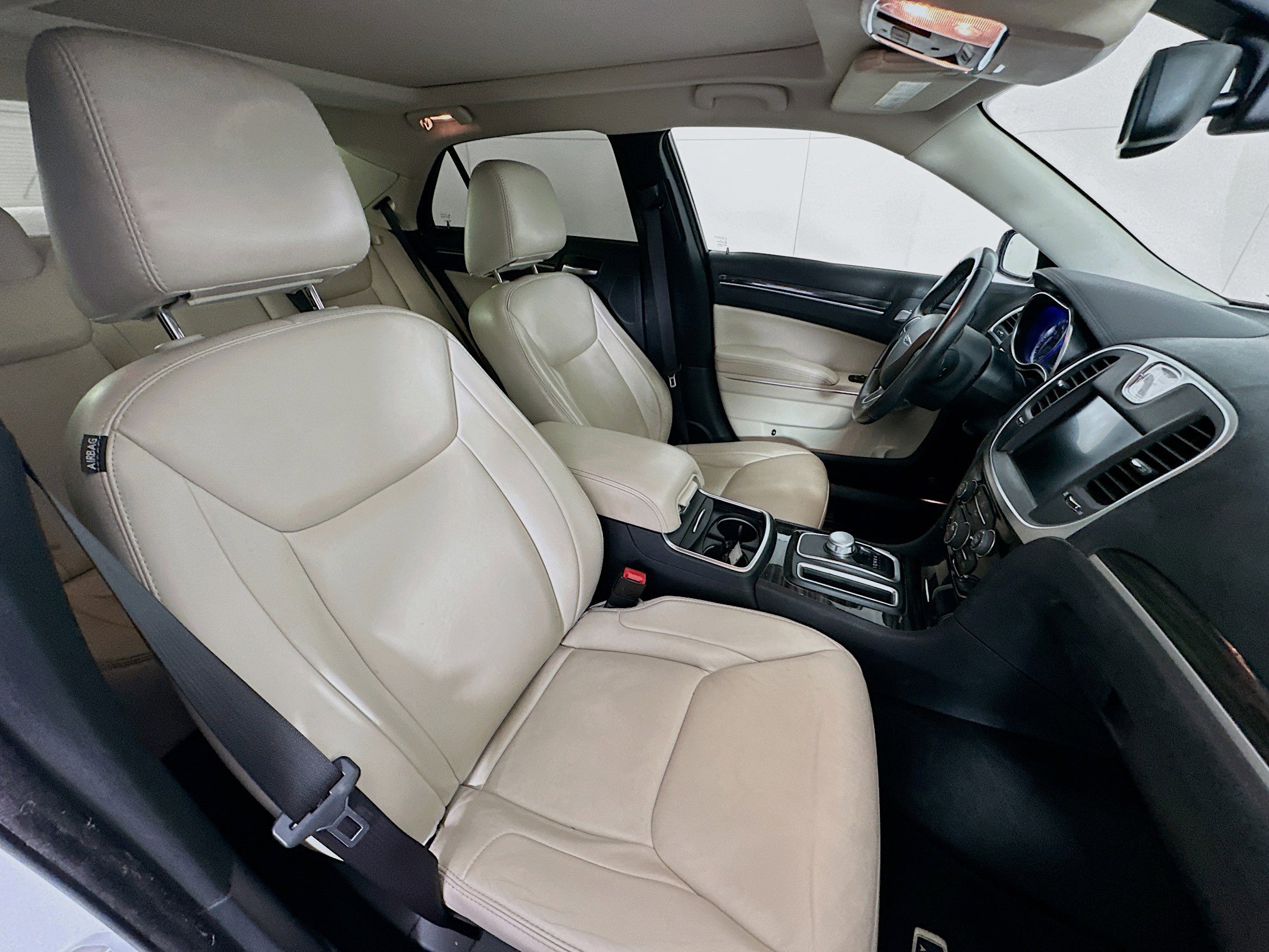 Used 2016 Chrysler 300 Limited RWD image 30