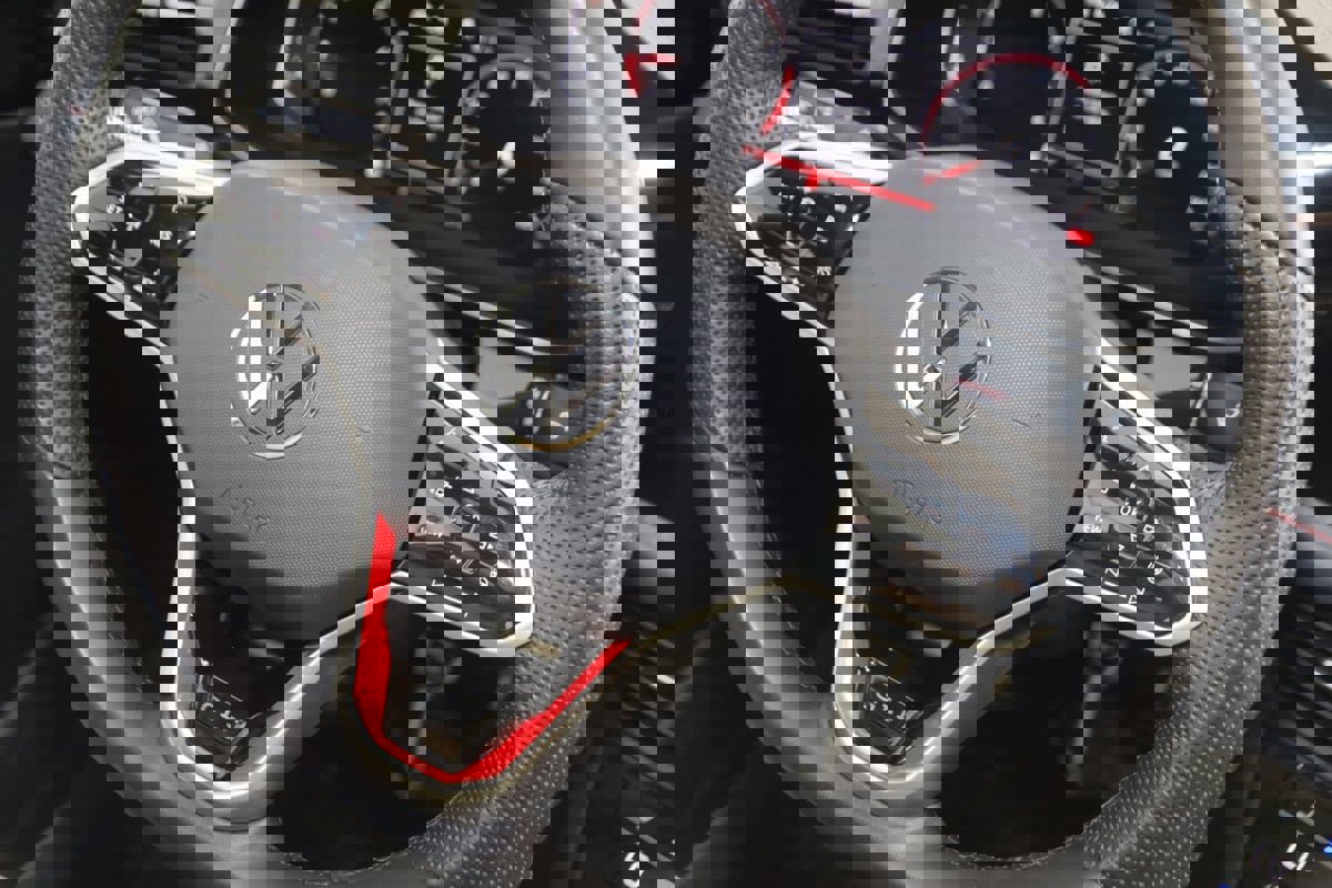 Used 2025 Volkswagen Jetta GLI Autobahn image 36