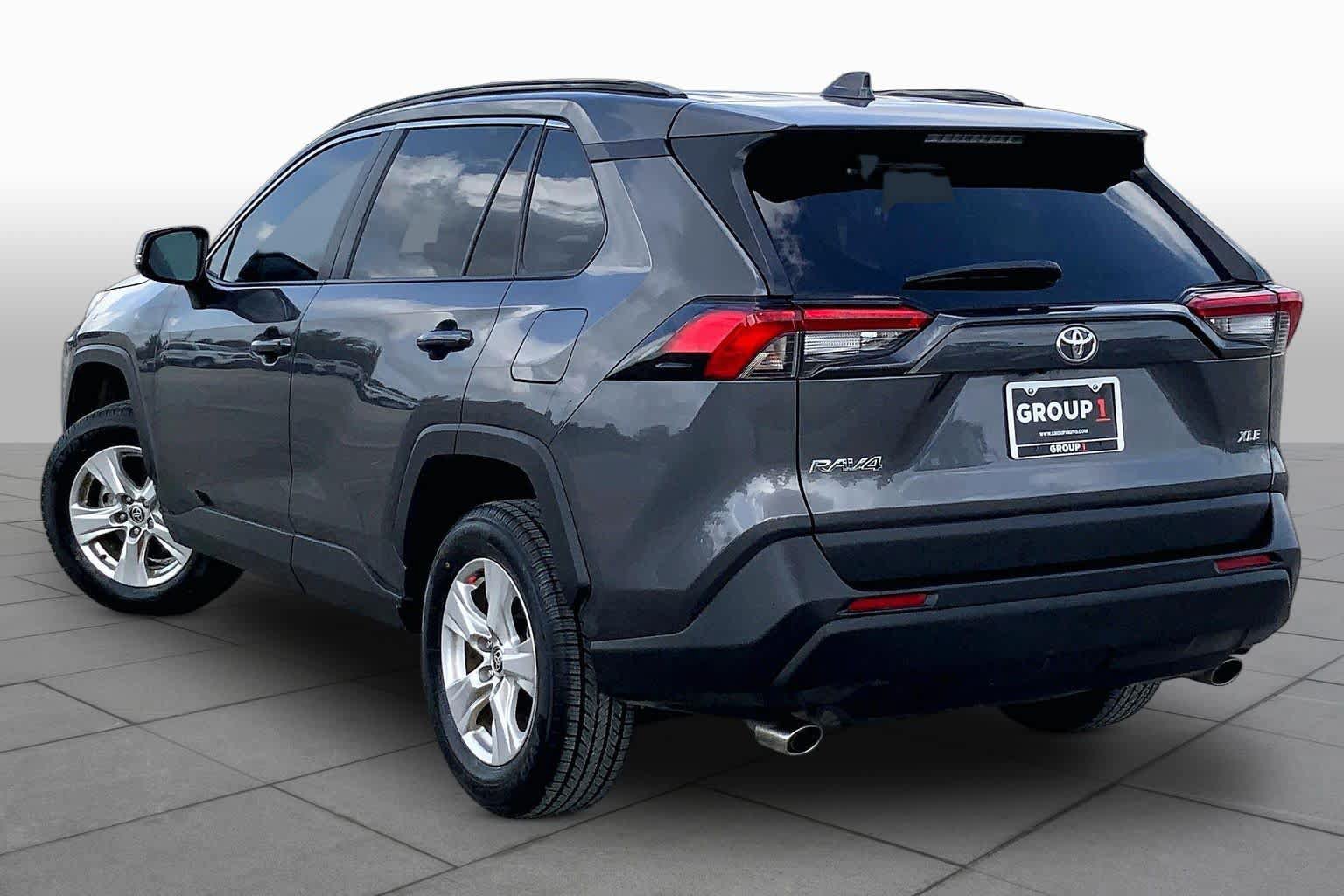 Used 2021 Toyota RAV4 XLE FWD image 12