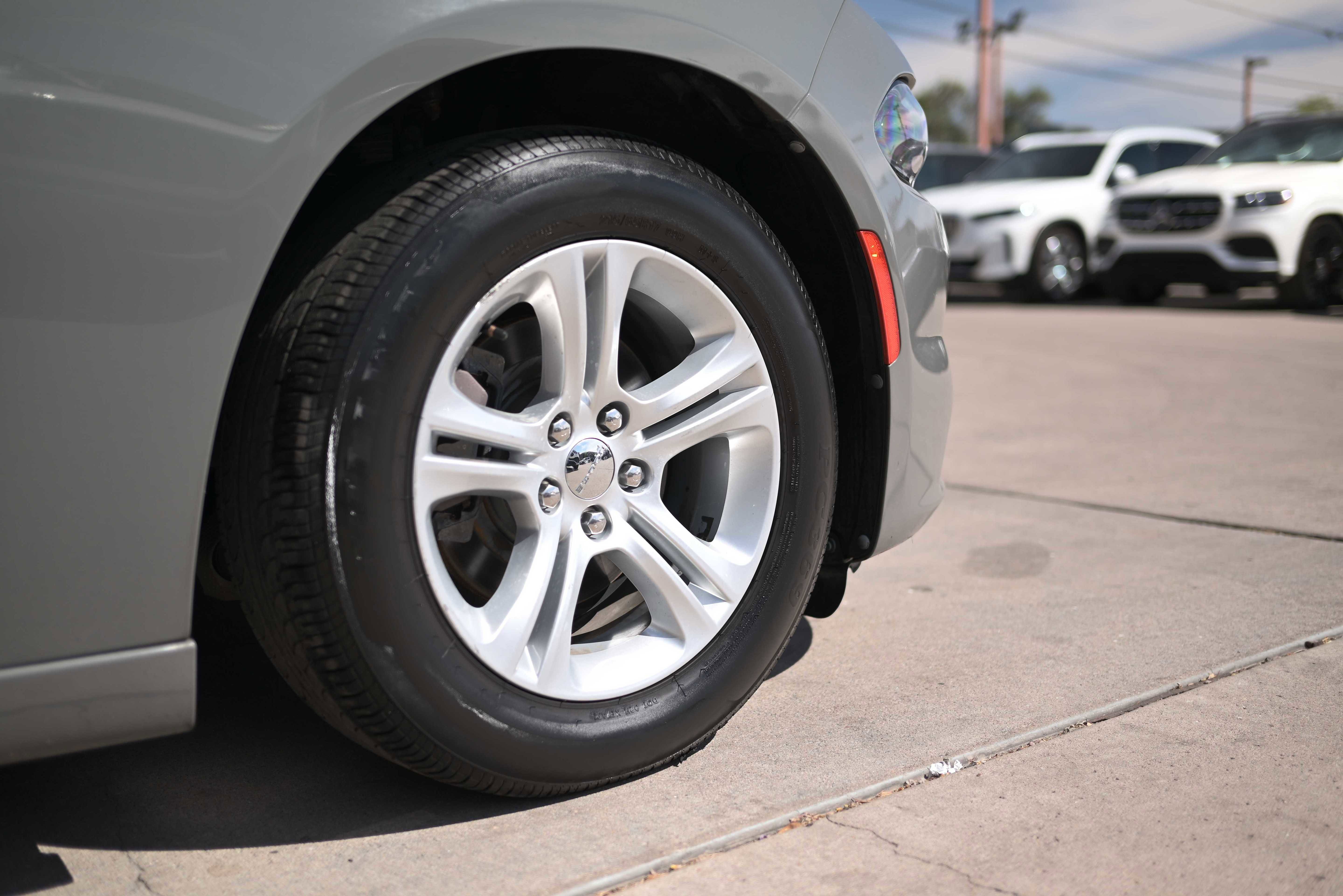 Used 2017 Dodge Charger SE image 15