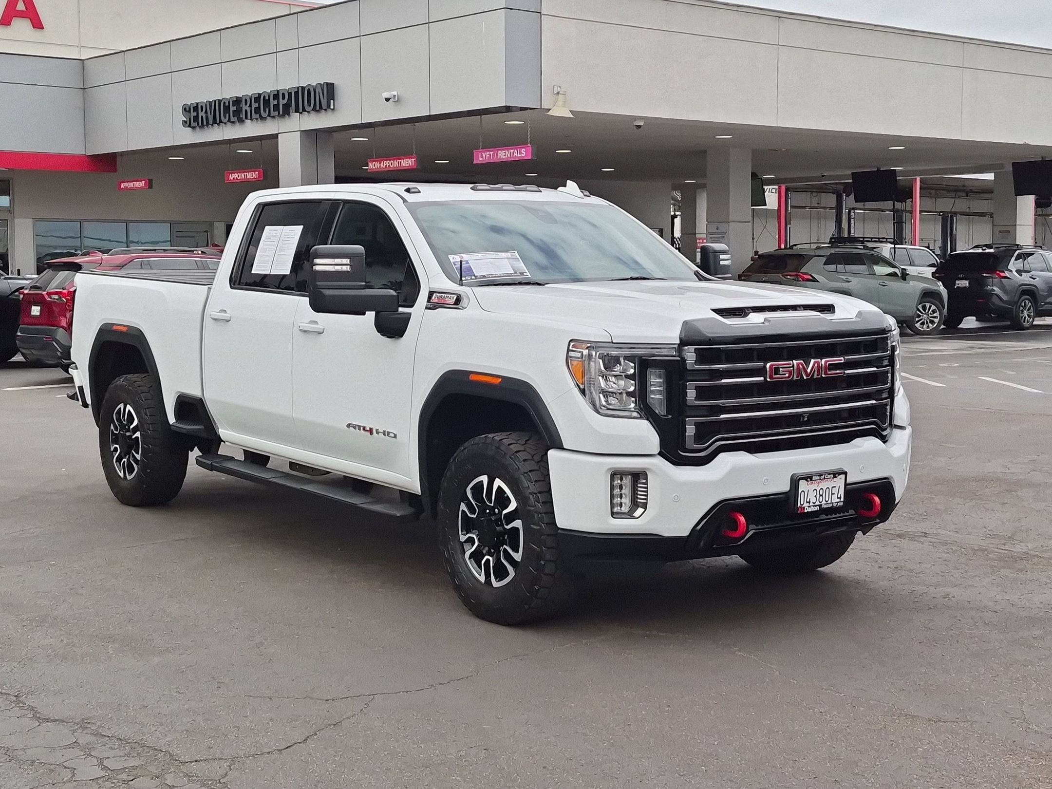 Used 2020 GMC Sierra 2500 AT4 w/ Technology Package AWD/4WD image 2
