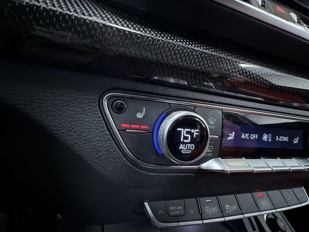 Used 2024 Audi SQ5 Premium Plus image 9