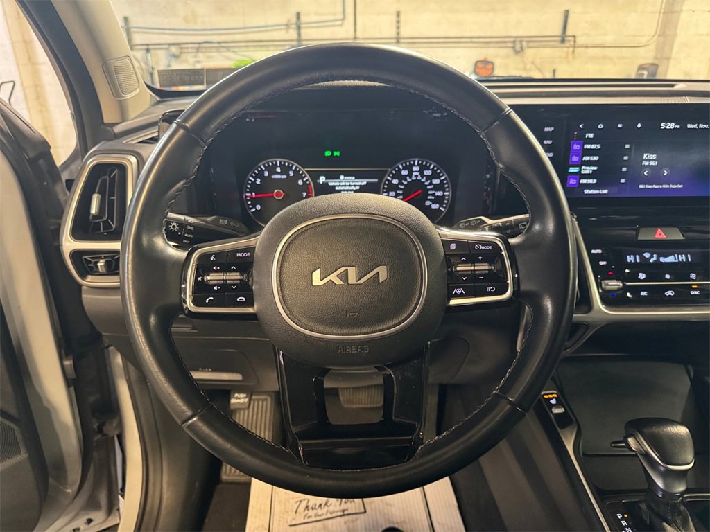 Certified 2022 Kia Sorento S w/ Panoramic Sunroof Package image 15