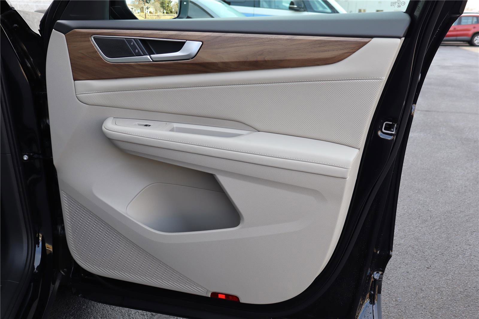 New 2026 Volkswagen Atlas SE image 26