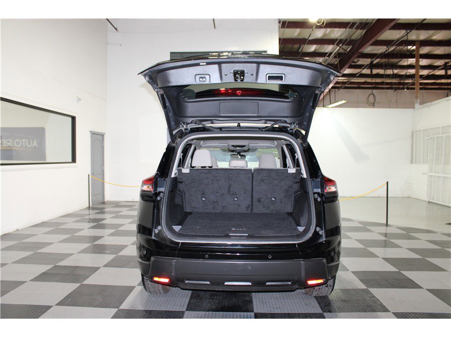 Used 2025 Nissan Rogue SV image 19