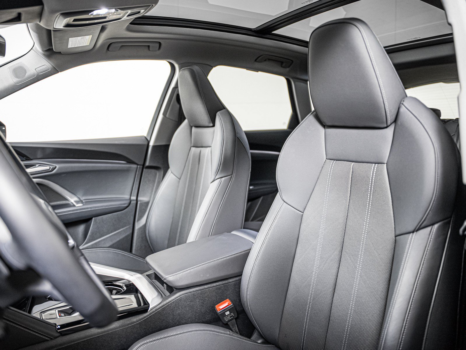 Certified 2025 Audi Q5 Premium w/ Premium Plus AWD/4WD image 8