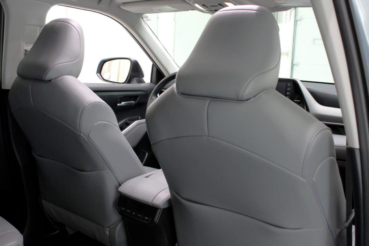 Used 2021 Toyota Highlander XLE image 44