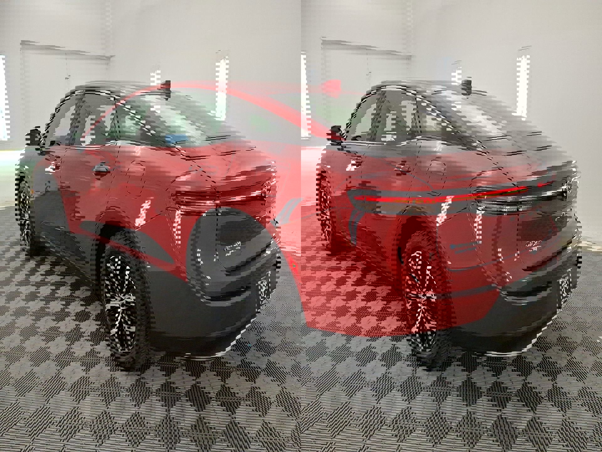 Used 2024 Toyota Crown XLE AWD/4WD image 22