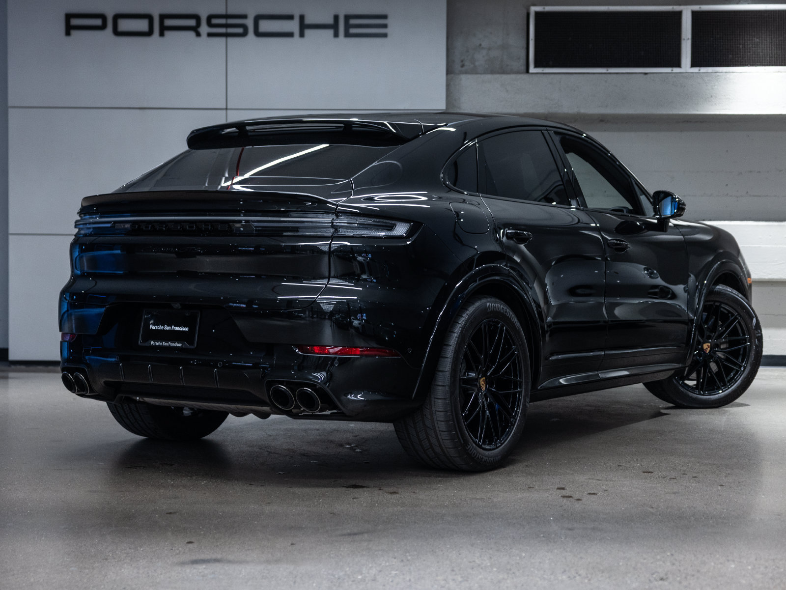 Certified 2025 Porsche Cayenne GTS AWD/4WD image 24