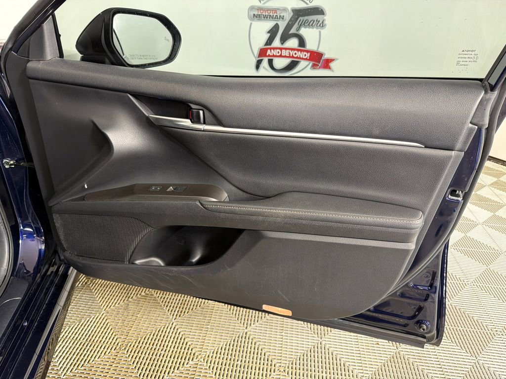 Used 2022 Toyota Camry XSE image 15
