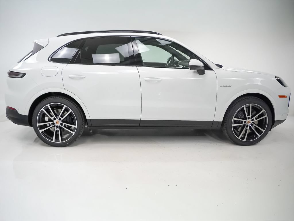 Certified 2026 Porsche Cayenne E-Hybrid AWD/4WD image 7