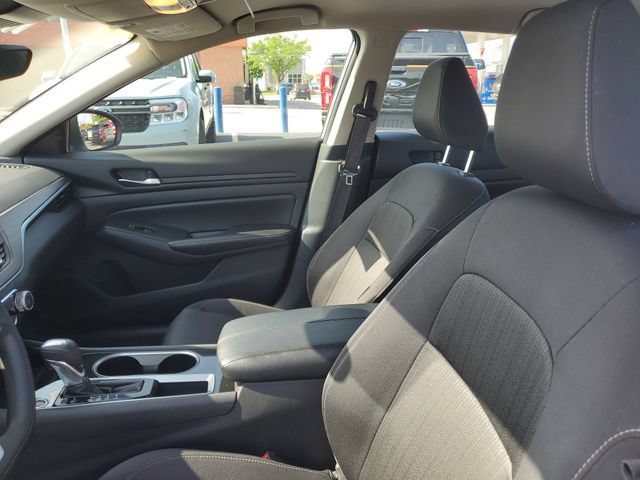Used 2024 Nissan Altima 2.5 SV FWD image 8