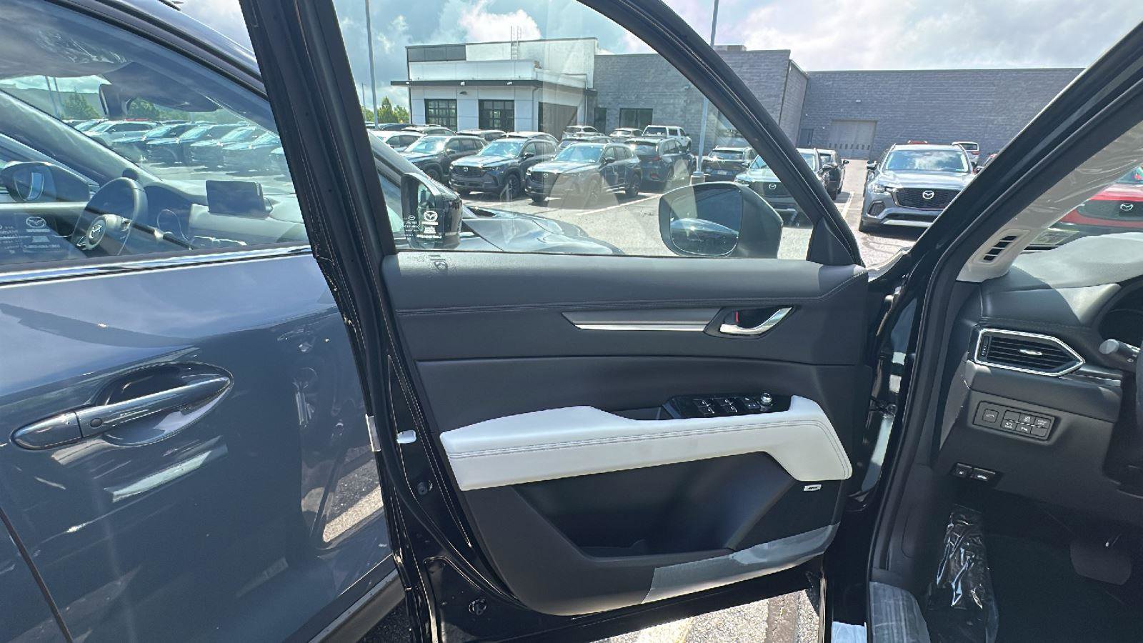 New 2025 MAZDA CX-5 AWD 2.5 S w/ Premium Plus Pkg image 17