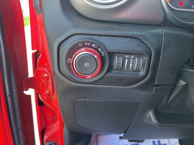 Used 2021 Jeep Wrangler Unlimited Sahara w/ Cold Weather Group AWD/4WD image 36