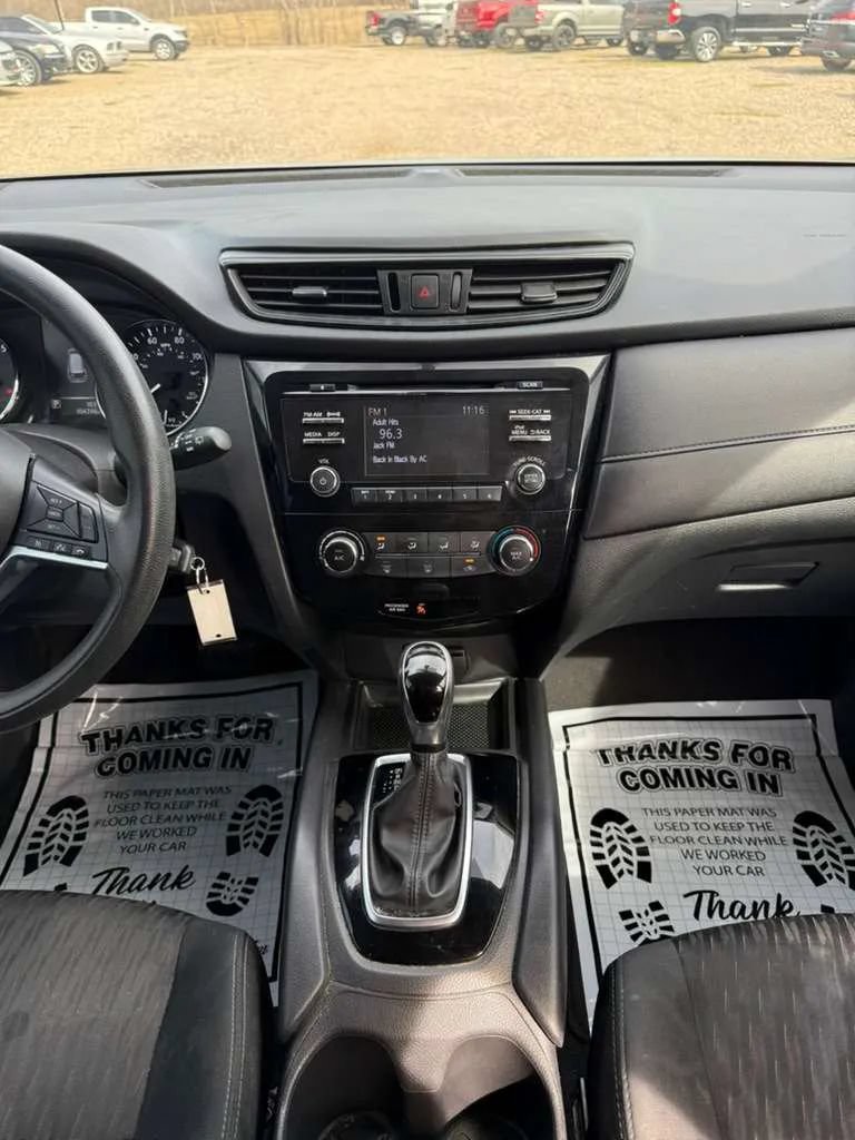 Used 2017 Nissan Rogue S FWD image 28