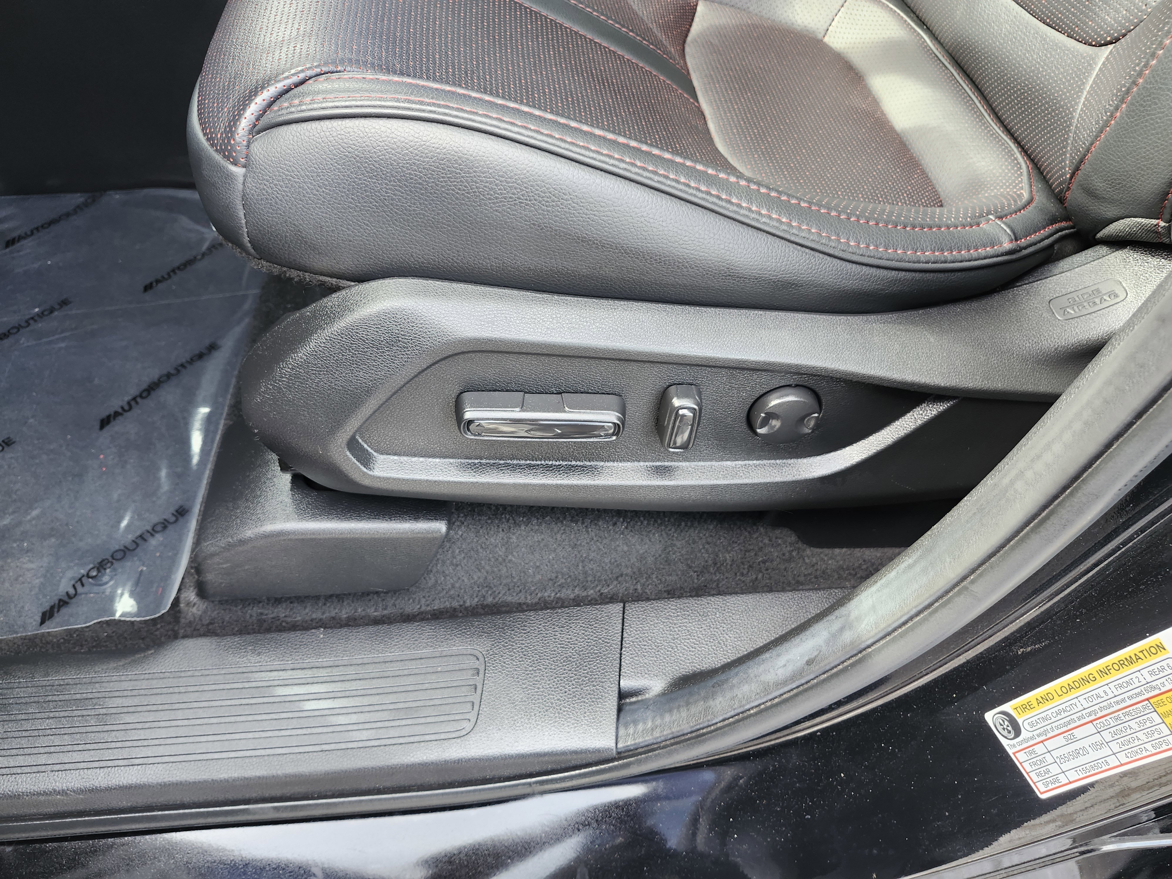 Used 2025 Honda Pilot Black Edition image 28