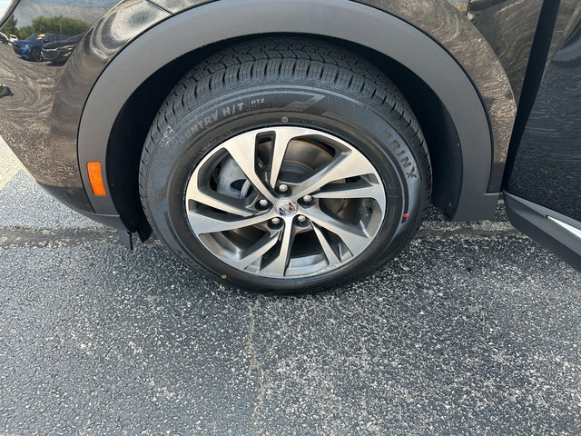 Used 2022 Buick Envision Essence w/ Technology Package I image 38