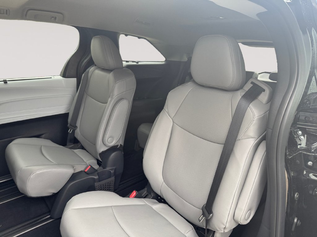 New 2026 Toyota Sienna XLE AWD/4WD image 13