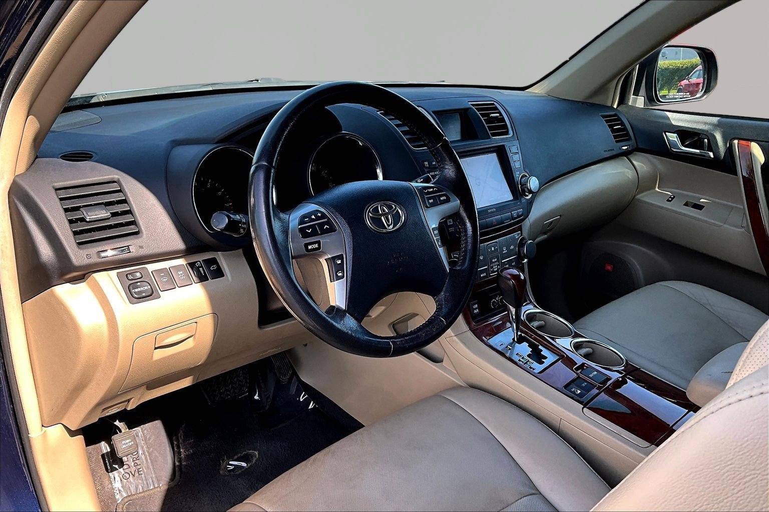 Used 2011 Toyota Highlander Limited w/ Tow Pkg image 17