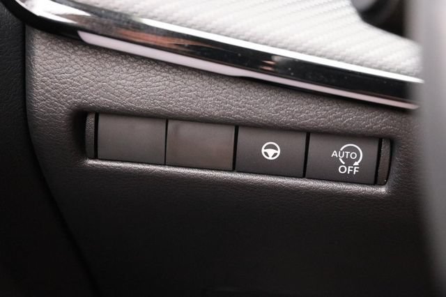 Certified 2025 Nissan Kicks SR FWD image 20