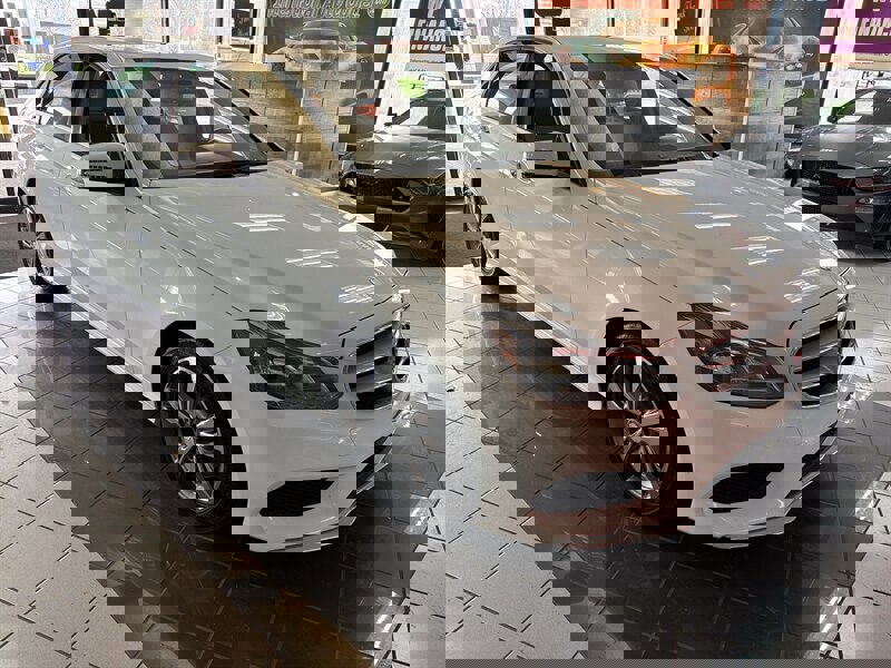 Used 2014 Mercedes-Benz E 350 4MATIC Sedan image 4