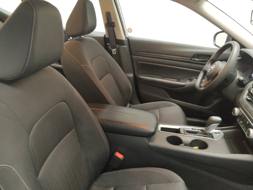 Used 2025 Nissan Altima 2.5 S FWD image 21