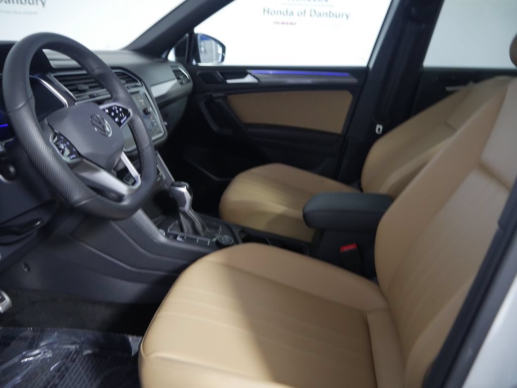 Used 2024 Volkswagen Tiguan SE R-Line AWD/4WD image 15