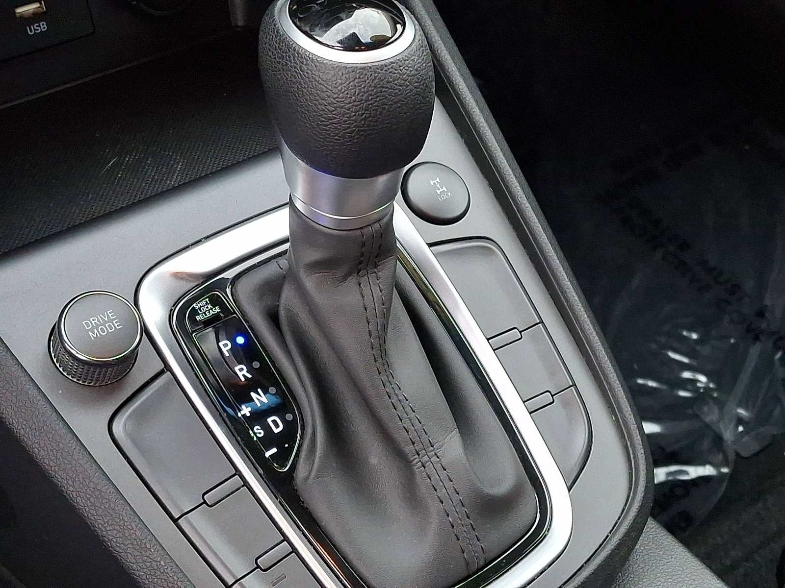 Certified 2022 Hyundai Kona SEL w/ Cargo Package AWD/4WD image 16