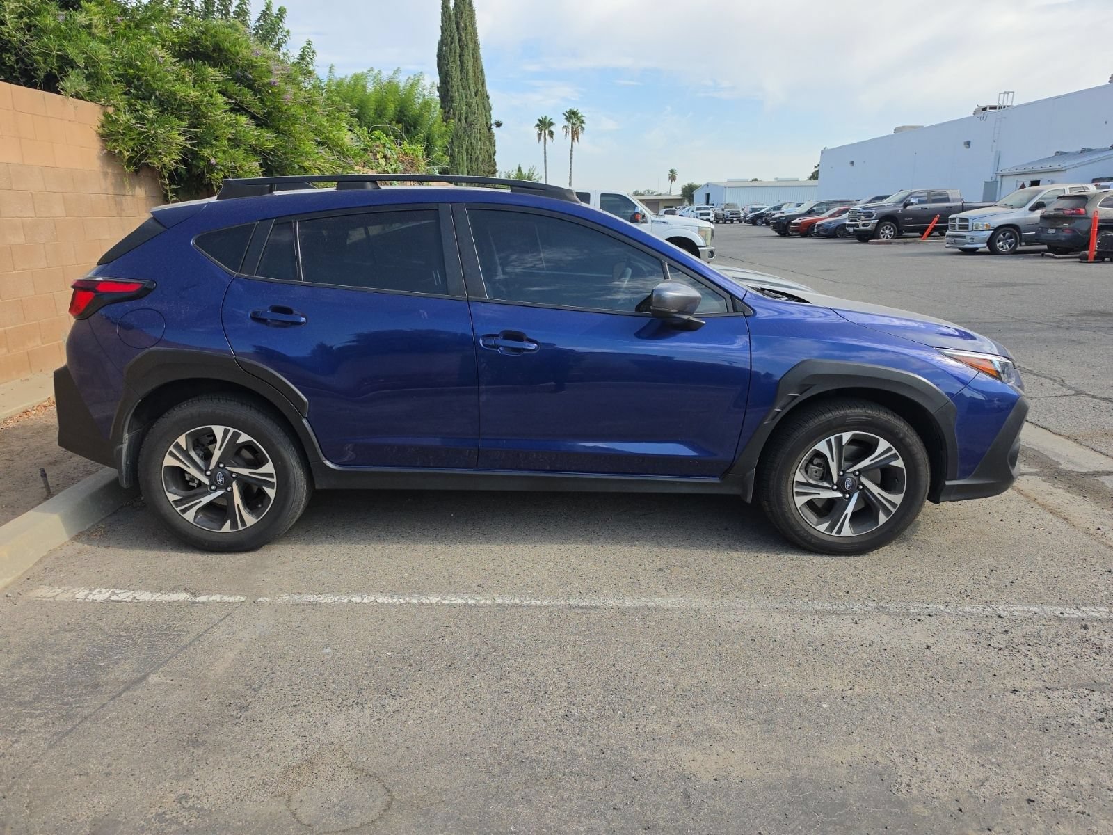 Used 2024 Subaru Crosstrek 2.0i Premium AWD/4WD image 3