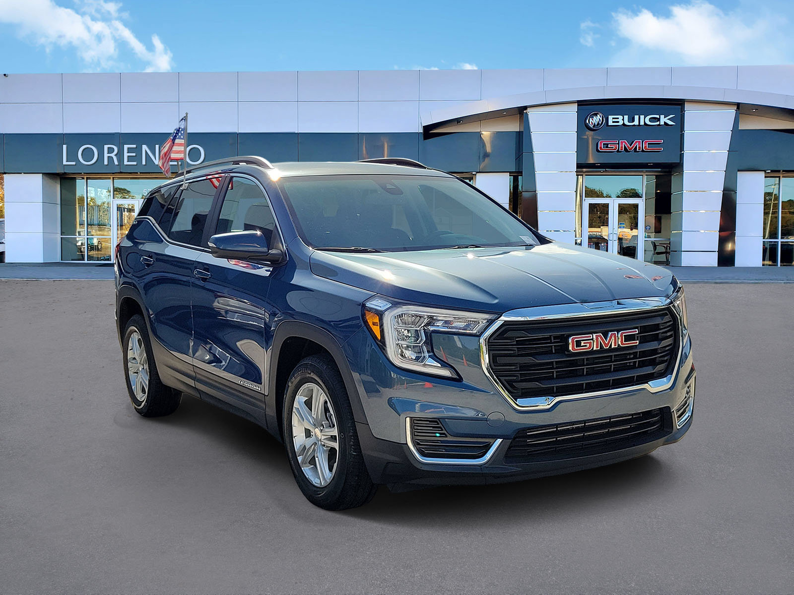 Used 2024 GMC Terrain SLE w/ Driver Convenience Package FWD image 3