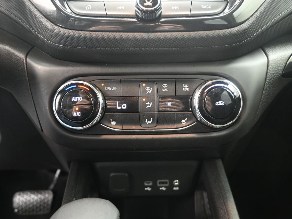 Used 2023 Chevrolet TrailBlazer LT w/ Convenience Package image 11