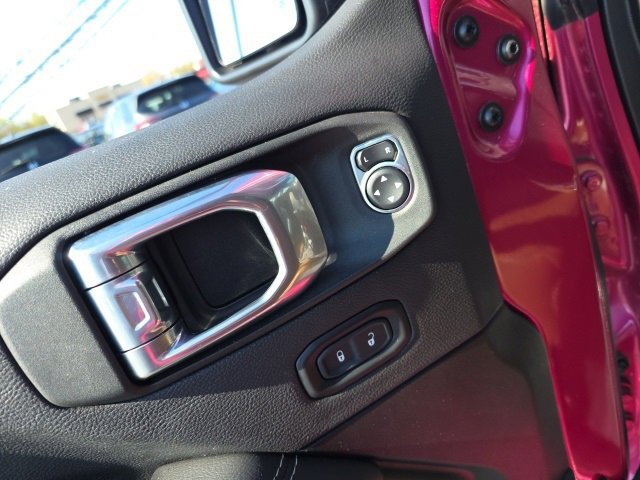 Used 2022 Jeep Wrangler Unlimited Sahara w/ Safety Group image 12