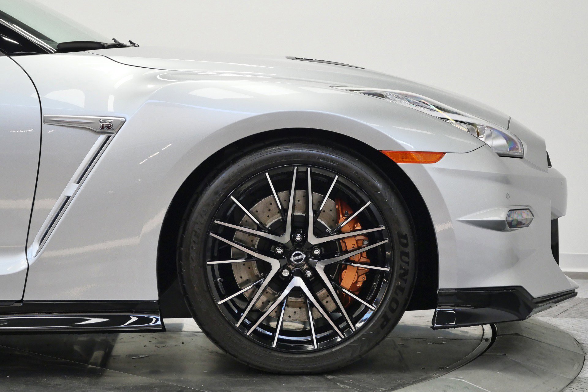 Used 2024 Nissan GT-R Premium w/ Premium Interior Package AWD/4WD image 48