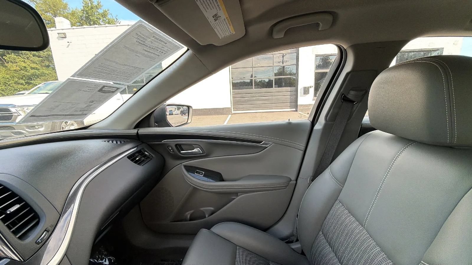 Used 2018 Chevrolet Impala LS FWD image 31