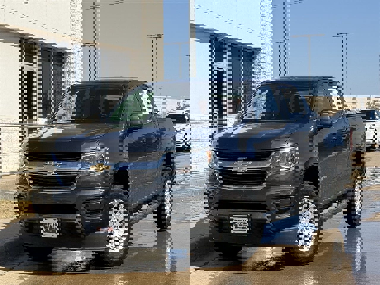 Used 2019 Chevrolet Colorado LT image 2